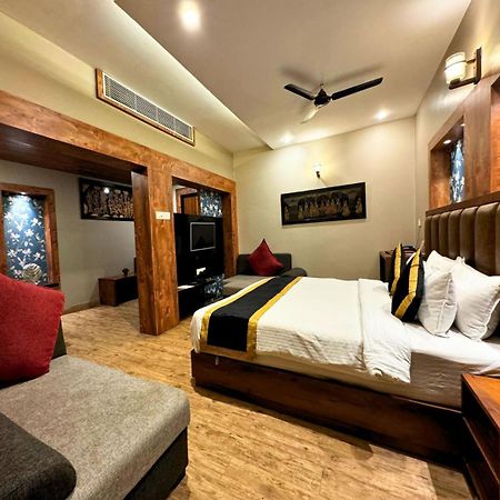 Hotel Runway Inn Pura Raghunath Екстер'єр фото