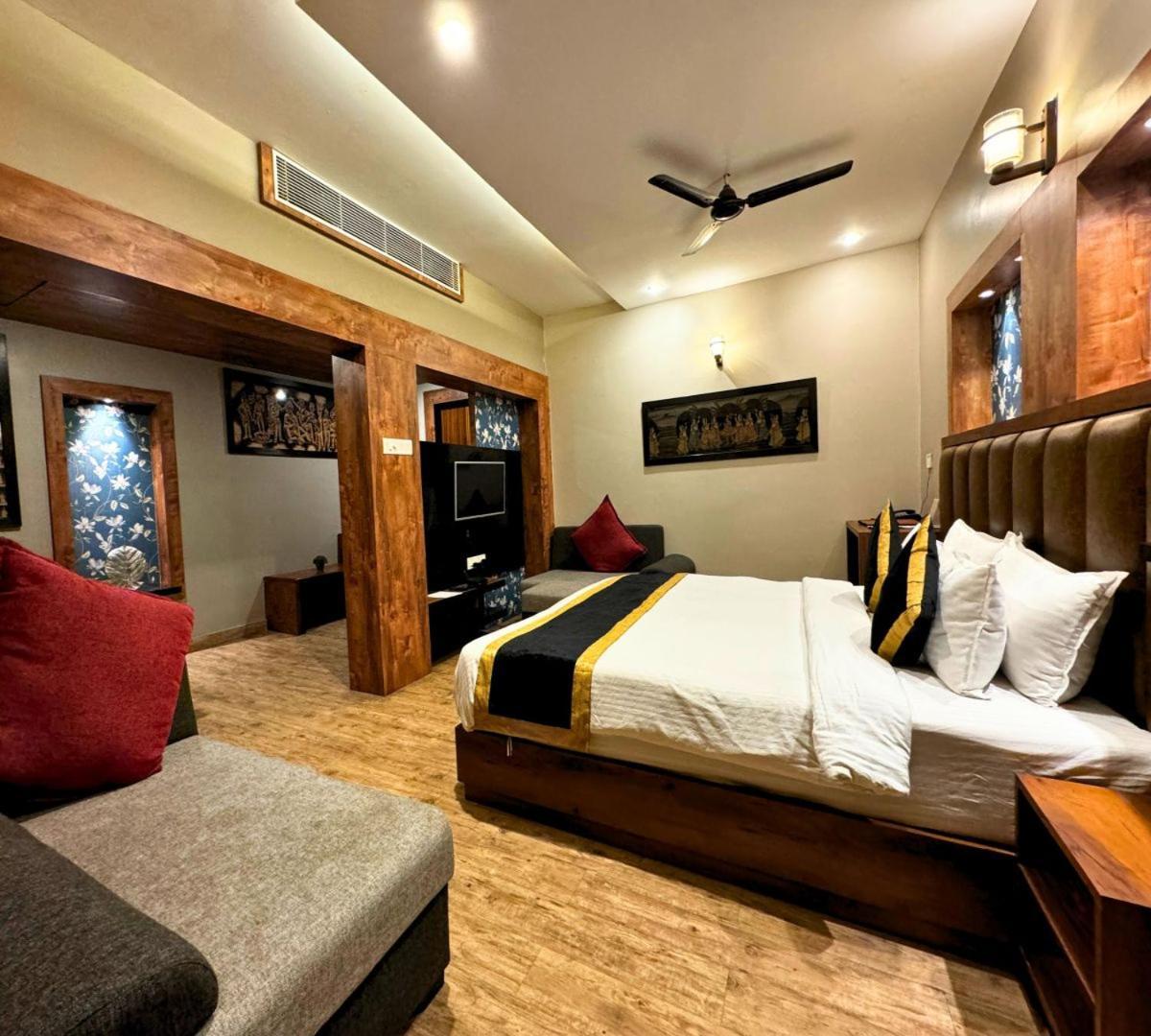 Hotel Runway Inn Pura Raghunath Екстер'єр фото