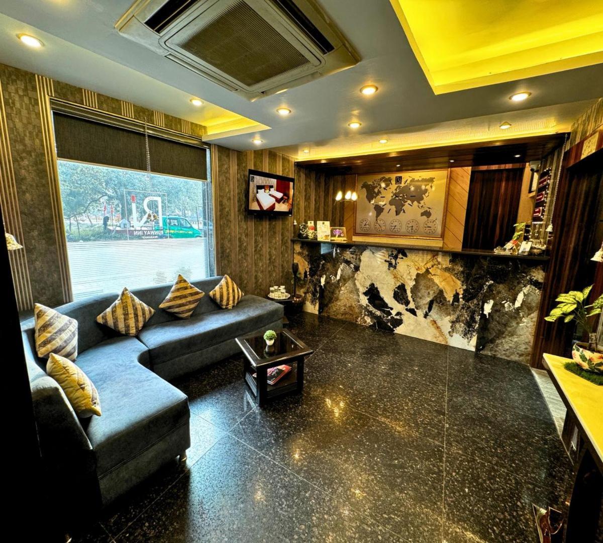 Hotel Runway Inn Pura Raghunath Екстер'єр фото