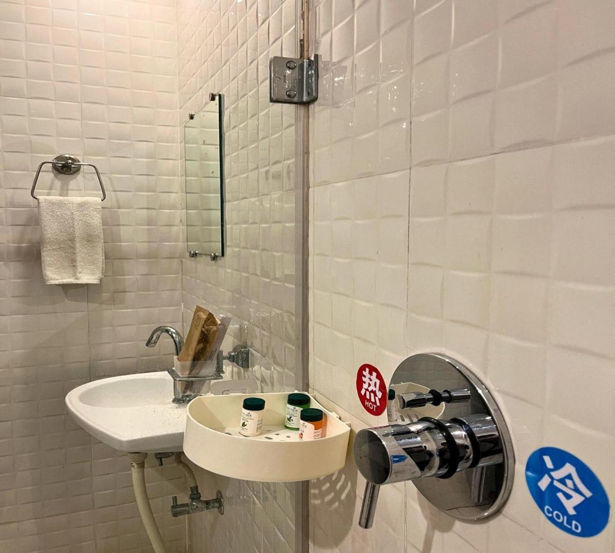 Hotel Runway Inn Pura Raghunath Екстер'єр фото