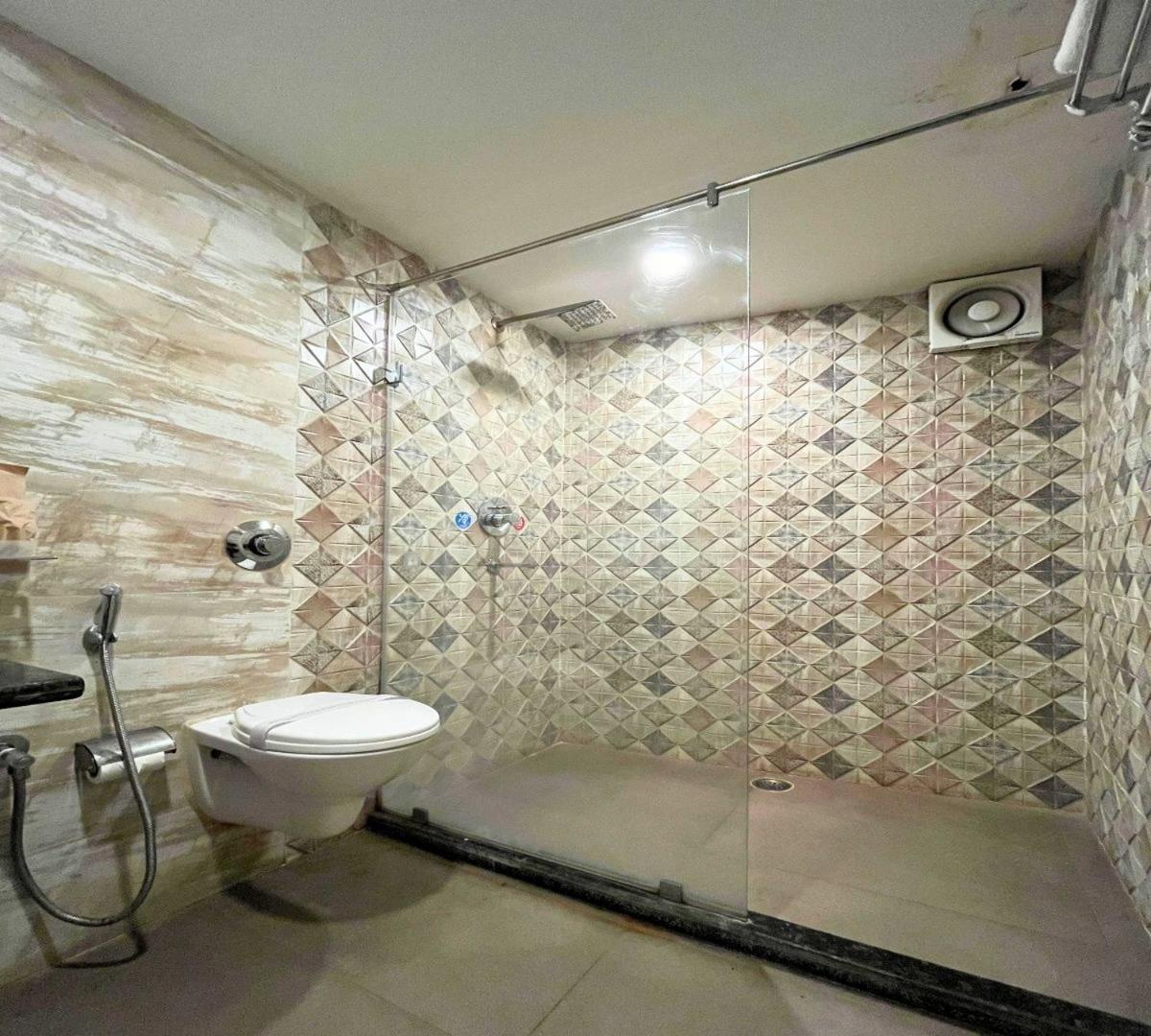 Hotel Runway Inn Pura Raghunath Екстер'єр фото