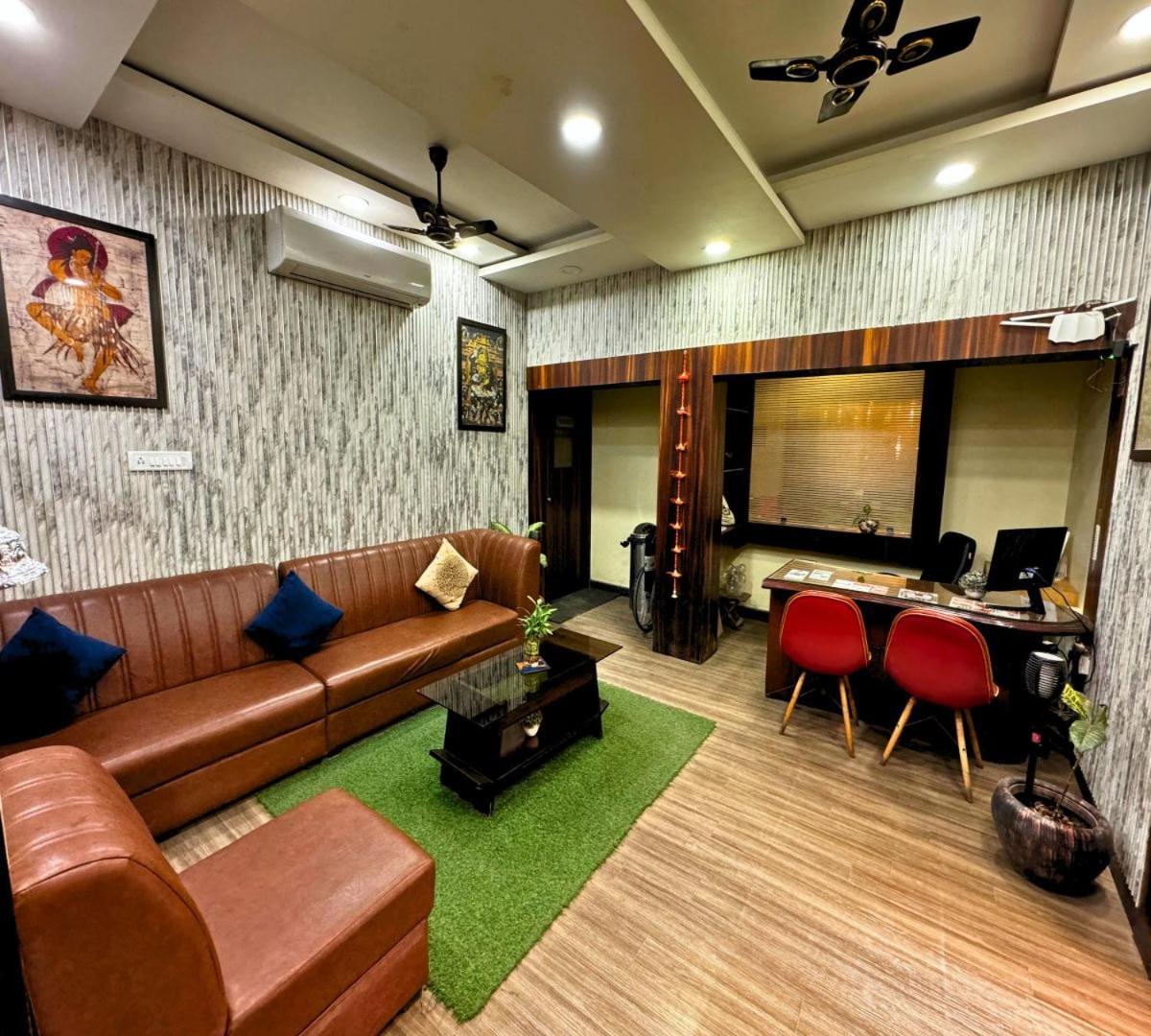 Hotel Runway Inn Pura Raghunath Екстер'єр фото