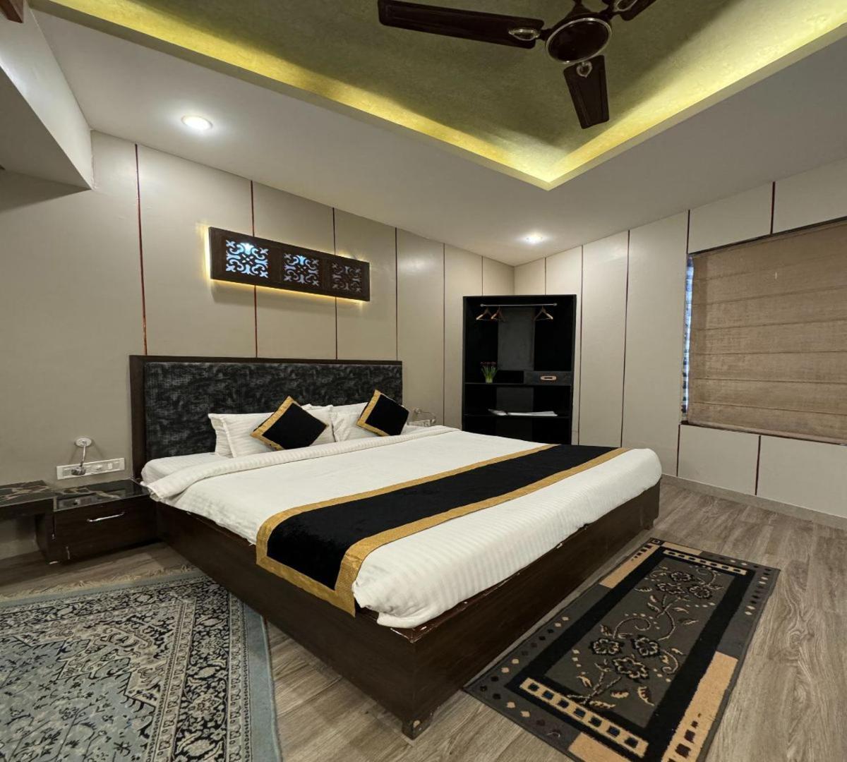Hotel Runway Inn Pura Raghunath Екстер'єр фото