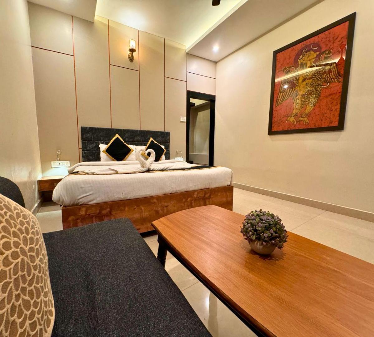 Hotel Runway Inn Pura Raghunath Екстер'єр фото