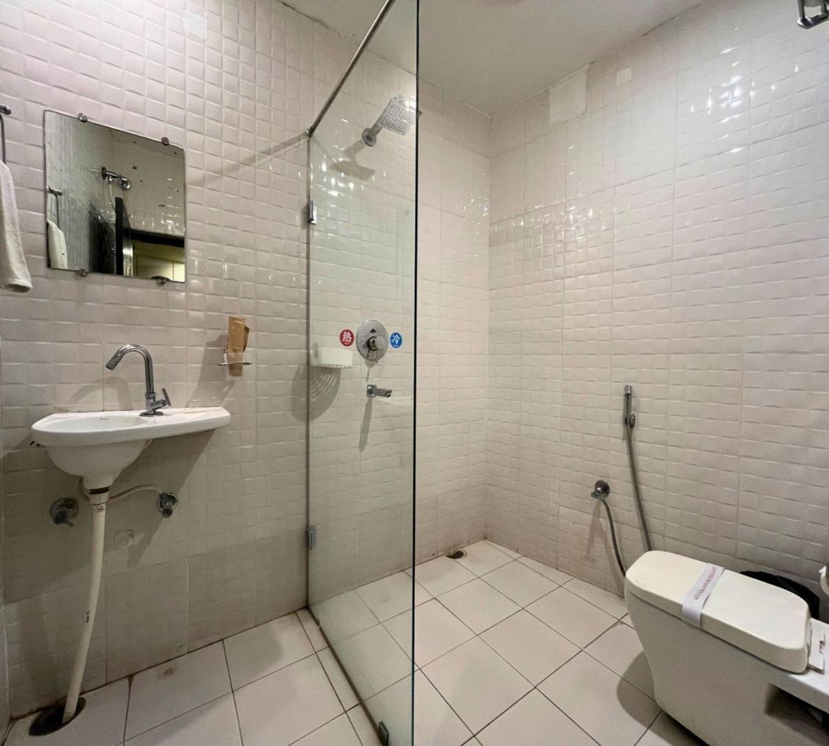 Hotel Runway Inn Pura Raghunath Екстер'єр фото