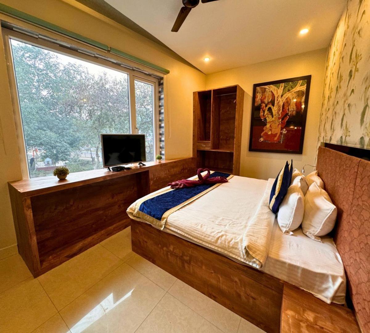 Hotel Runway Inn Pura Raghunath Екстер'єр фото